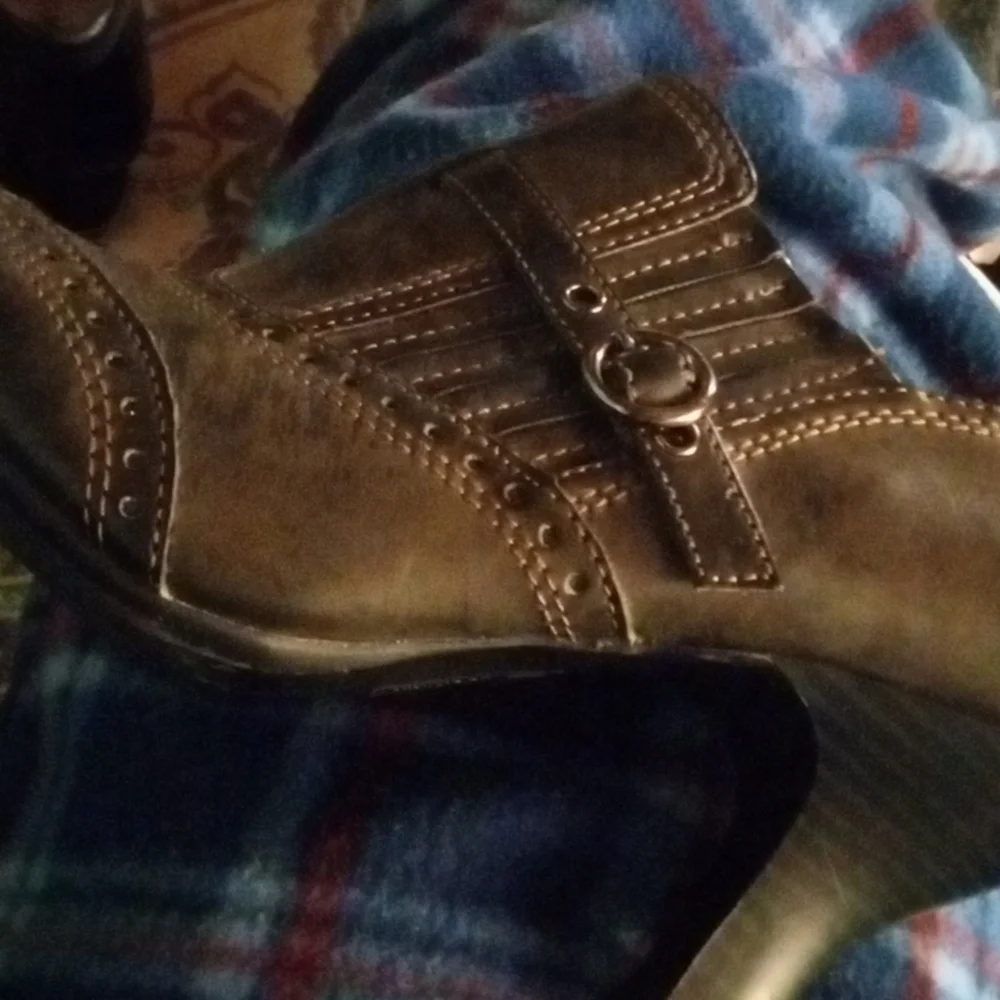 Boot - Picture 1 of 3